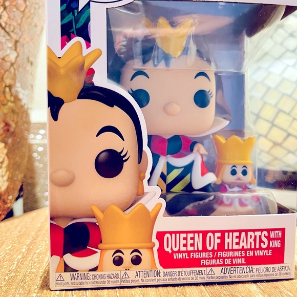 ♥️Alice in Wonderland♥️ 70th Anniversary- Queen Of Hearts with King #106… - Picture 6 of 14
